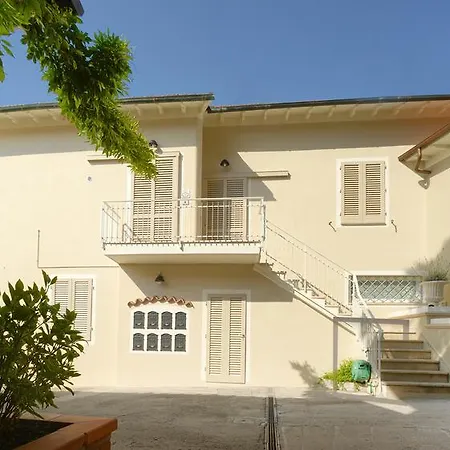 La Perla Firenze Apartment